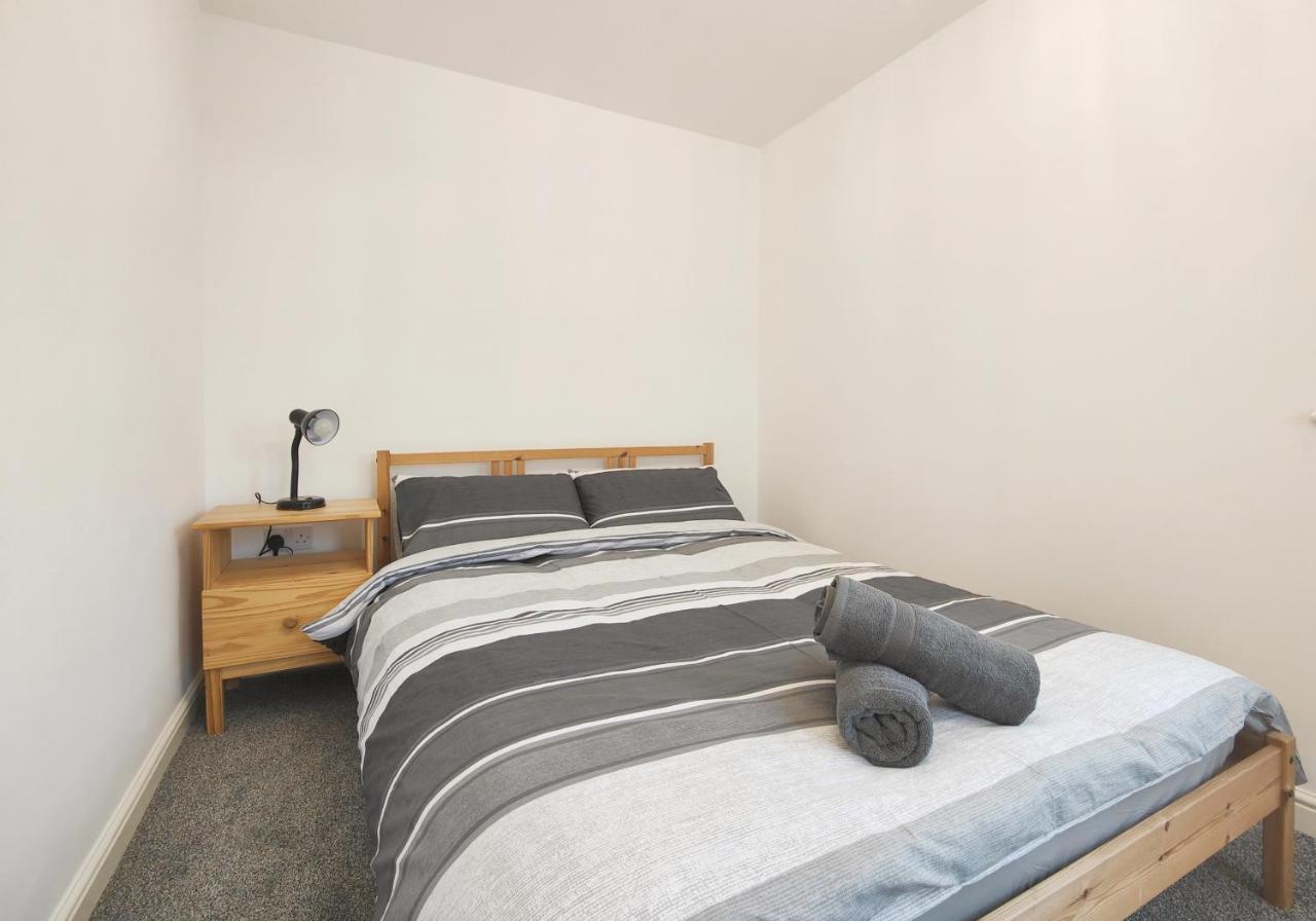 The Metcombe - Bright Townhouse With Free Parking 10 Minutes Walk To Coop Live Villa Manchester Luaran gambar